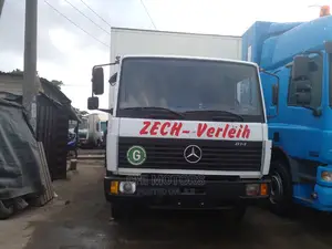 Mercedes-benz Truck 814 20feet 2009 White