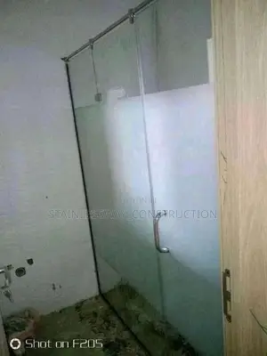 Shower Cubicle With Inch Door