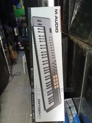 Original M.Audio Oxygen 61 Studio Keyboard