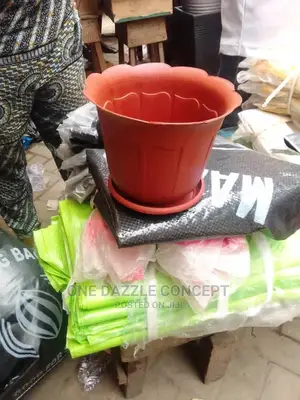 Garden Pot With Tray