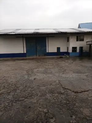 A Warehouse of 700 Square Meters Off Tank Junction