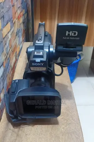London Uk Used Very Clean HVR Mc 2500E Video Camera.
