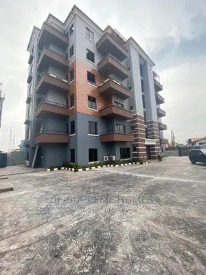 3bdrm Block of Flats in Lekki Phase 1 for Sale