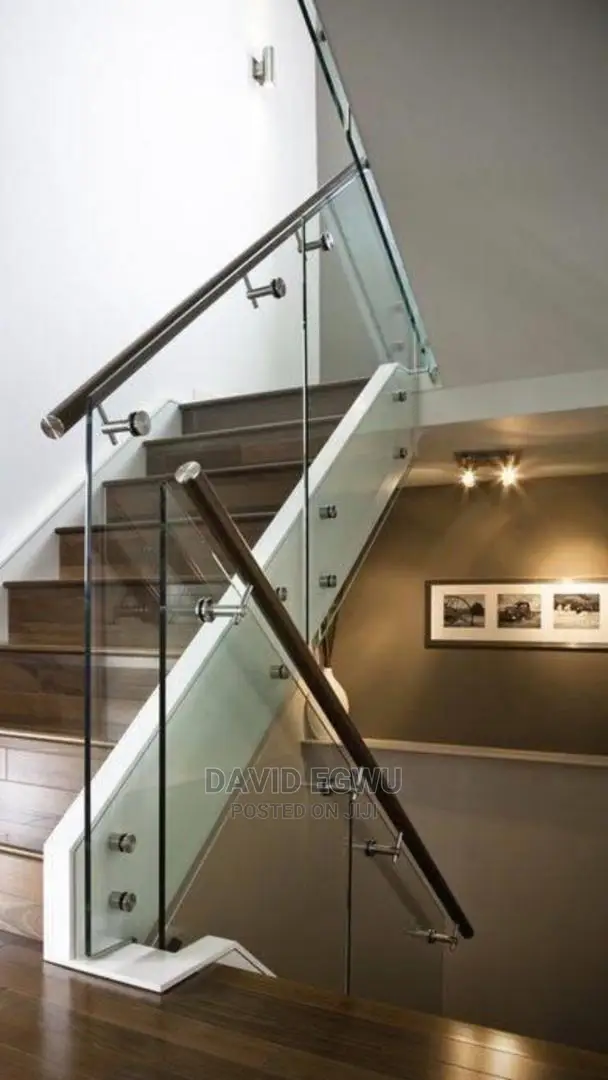 Frameless Glass Rail With Side Stud