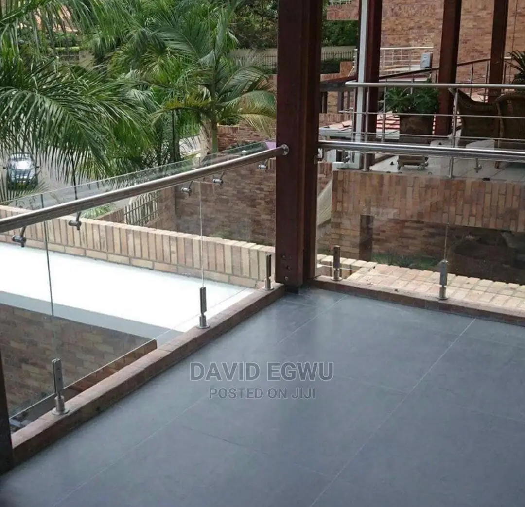 Frameless Glass Rail With Side Stud