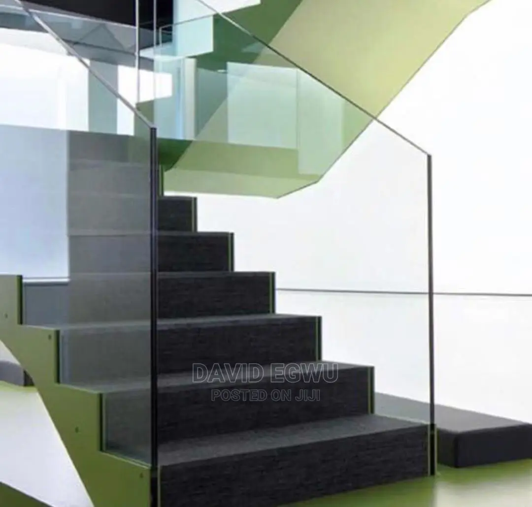 Frameless Glass Rail With Side Stud