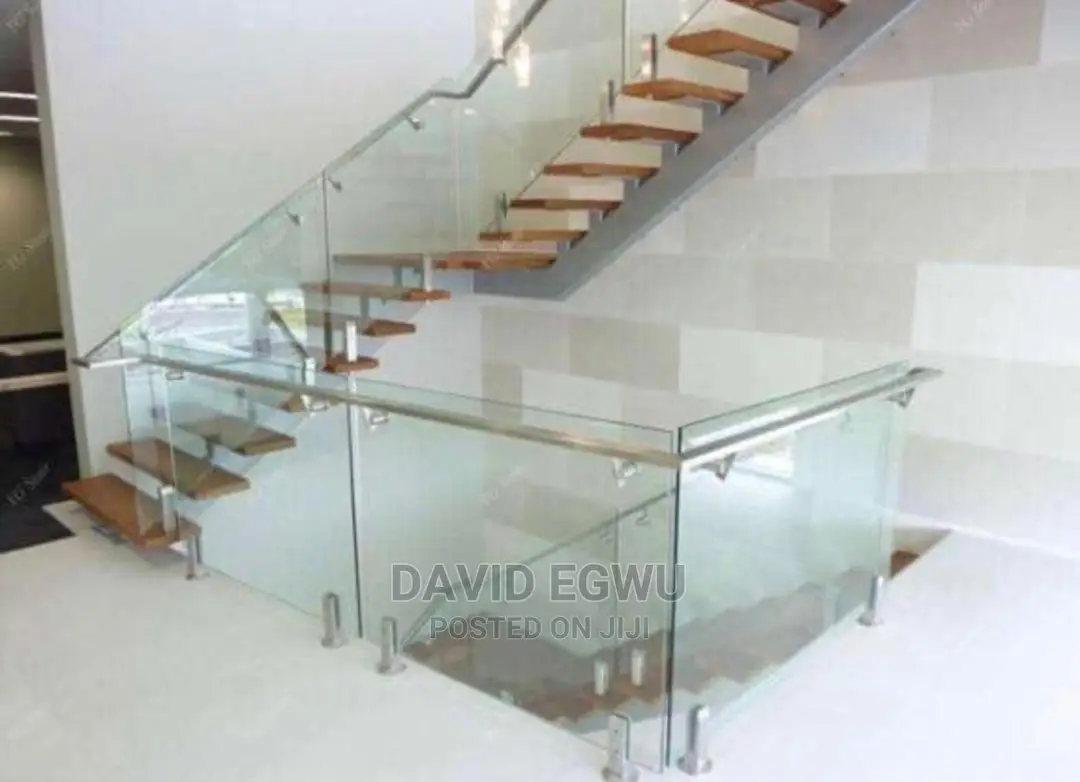 Frameless Glass Rail With Side Stud