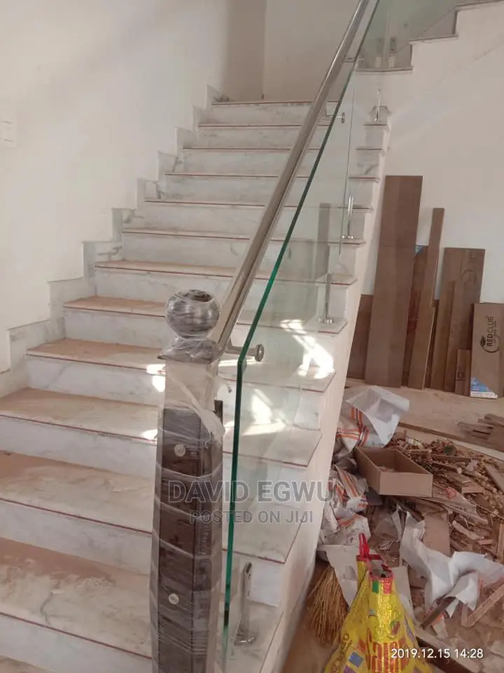 Frameless Glass Rail With Side Stud