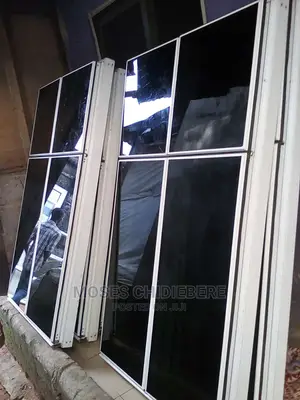 Frameless / Structural Windows