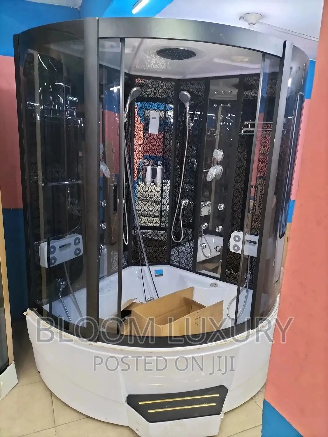 Steam Jacuzzi Shower (150×150cm)