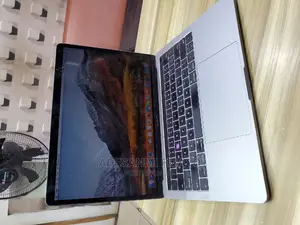 Laptop Apple MacBook Pro 2017 16GB Intel Core I7 SSD 1T