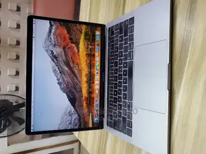 Laptop Apple MacBook Pro 2017 16GB Intel Core I7 SSD 1T