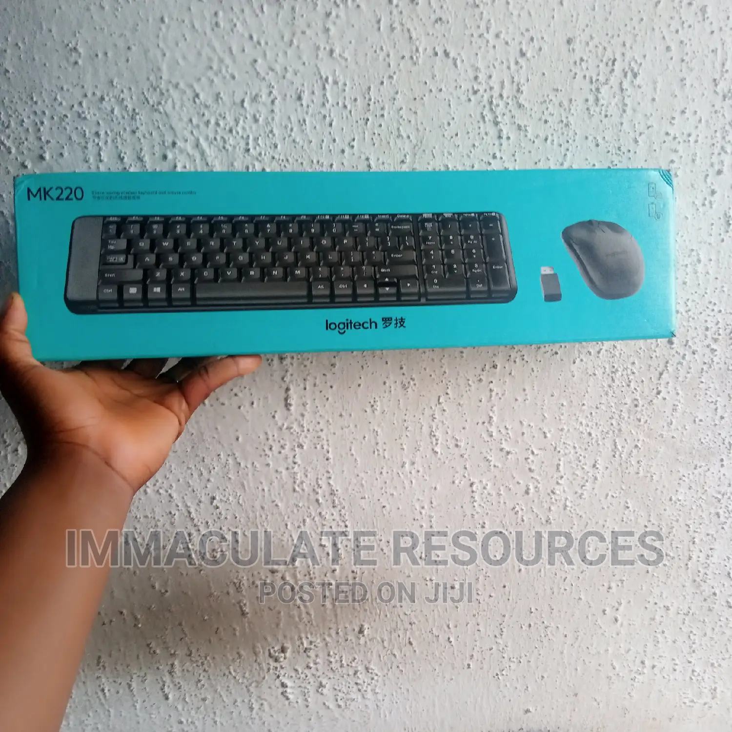 Original Logitech MK220 Wireless Keyboard and Mouse Combo