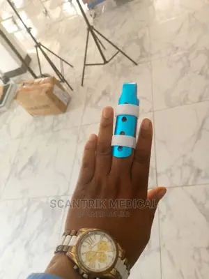 Portable Aluminum Fold-Over Finger Splint