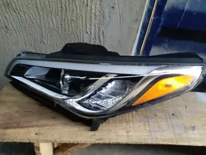 Sonata 2016 Charger Headlight