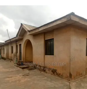 3bdrm Bungalow in Alimosho for sale
