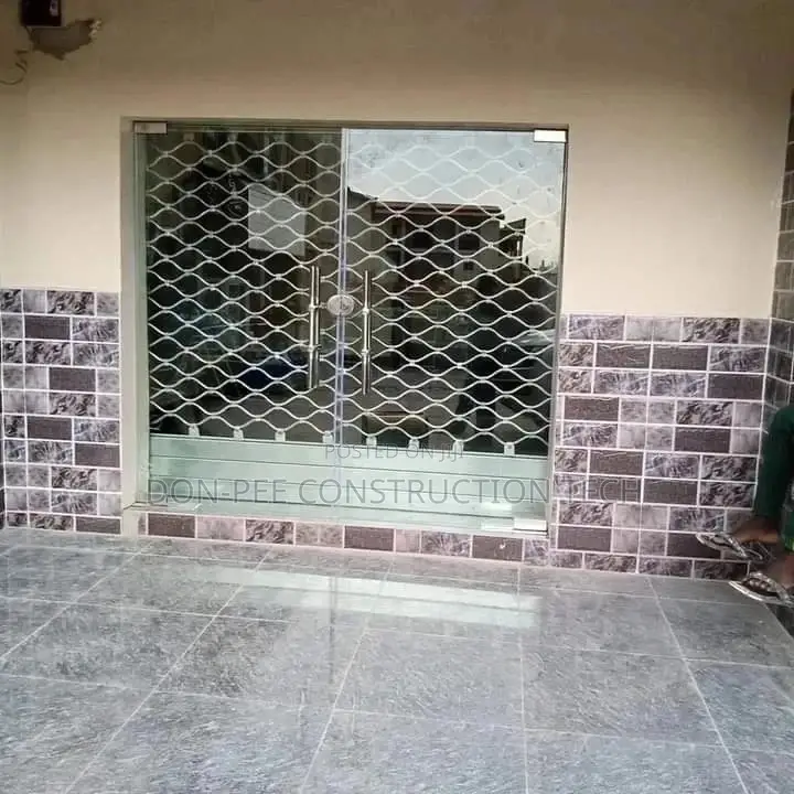 Frameless Front Glass Doors