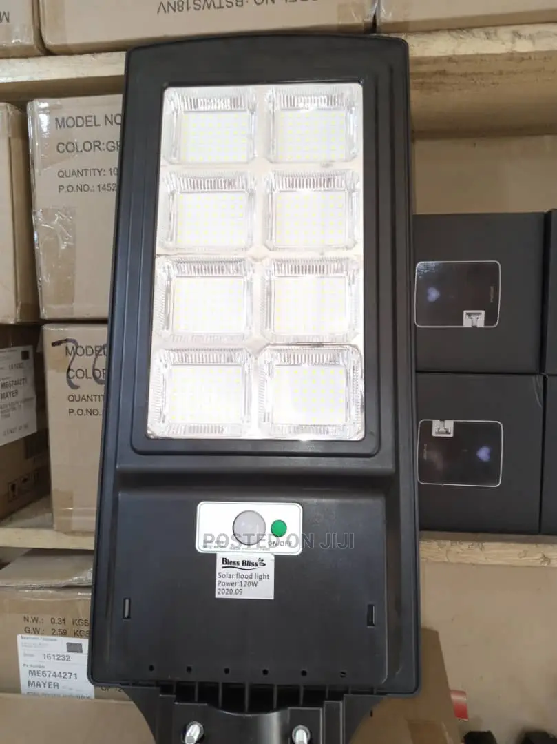 400 Watt Solar Street Light