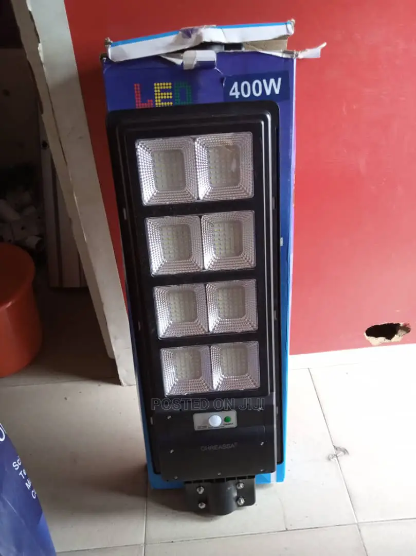 400 Watt Solar Street Light