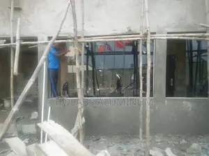 Frameless Window