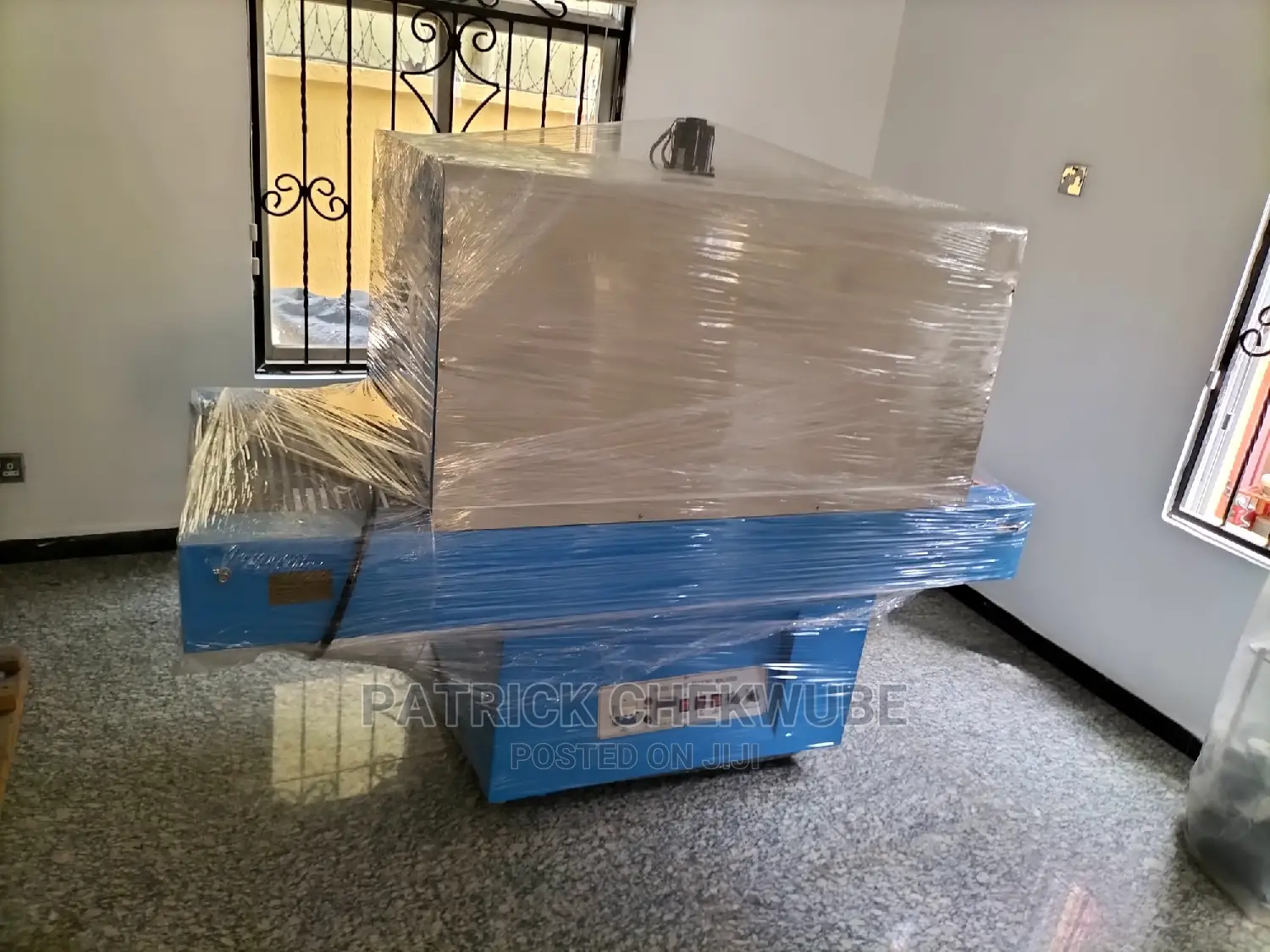 Shrink Wrapping Machine