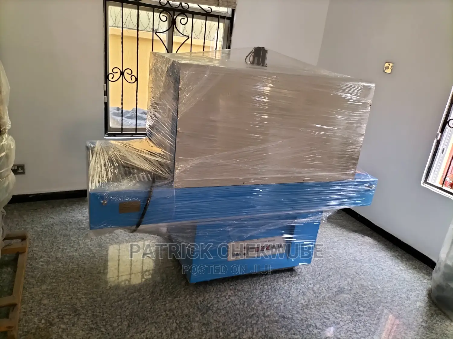 Shrink Wrapping Machine