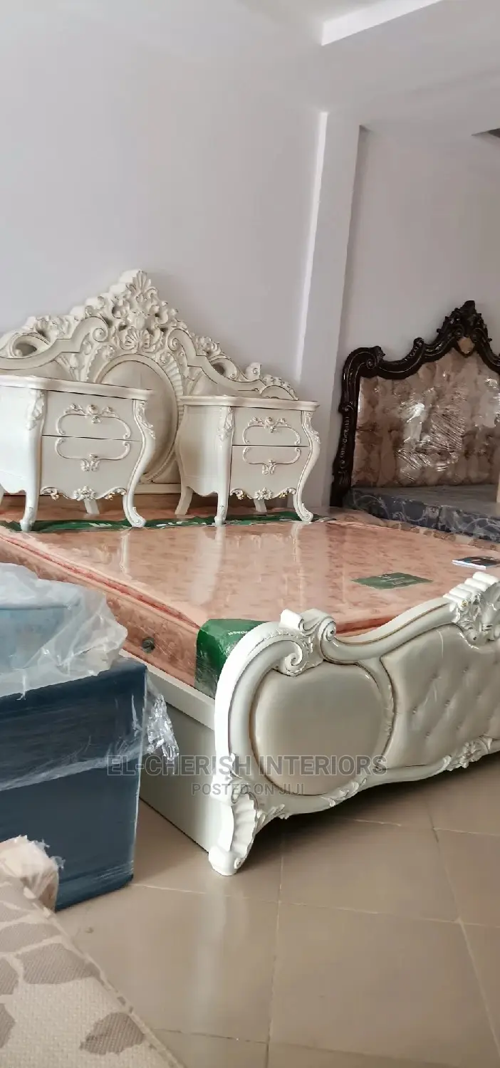 Forign Royal White Antique Bed