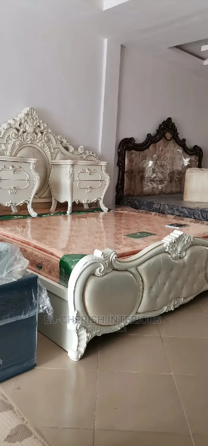 Forign Royal White Antique Bed