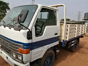Toyota Dyna 200