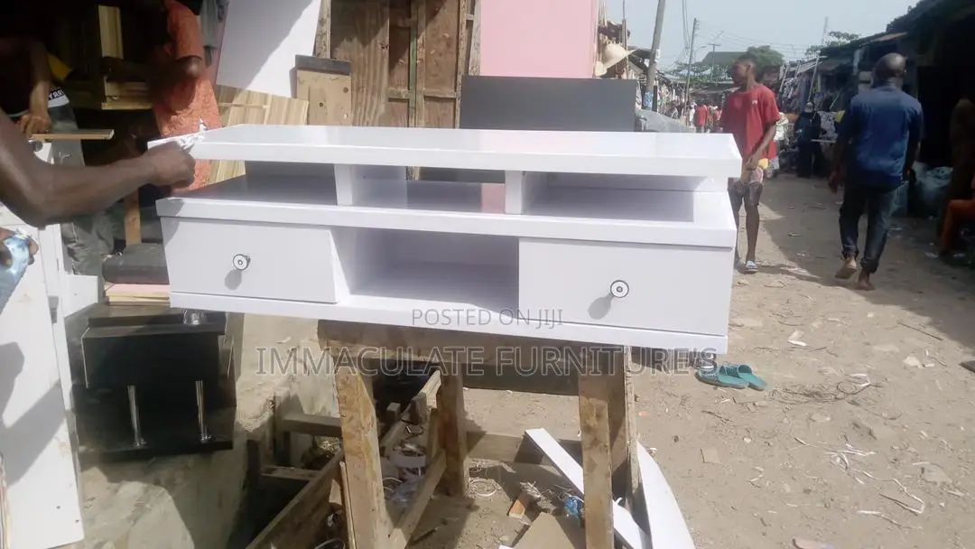4feet Tv Stand