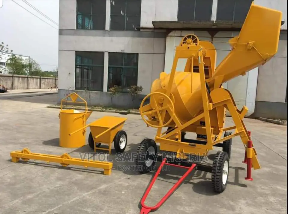 Concrete Mixer With Lifting Hoist