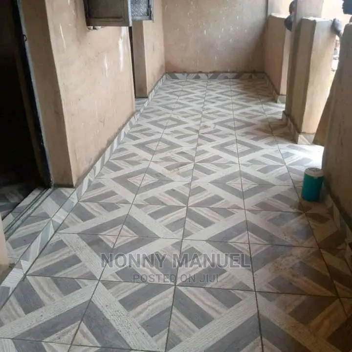Tile Setter (Tiler)