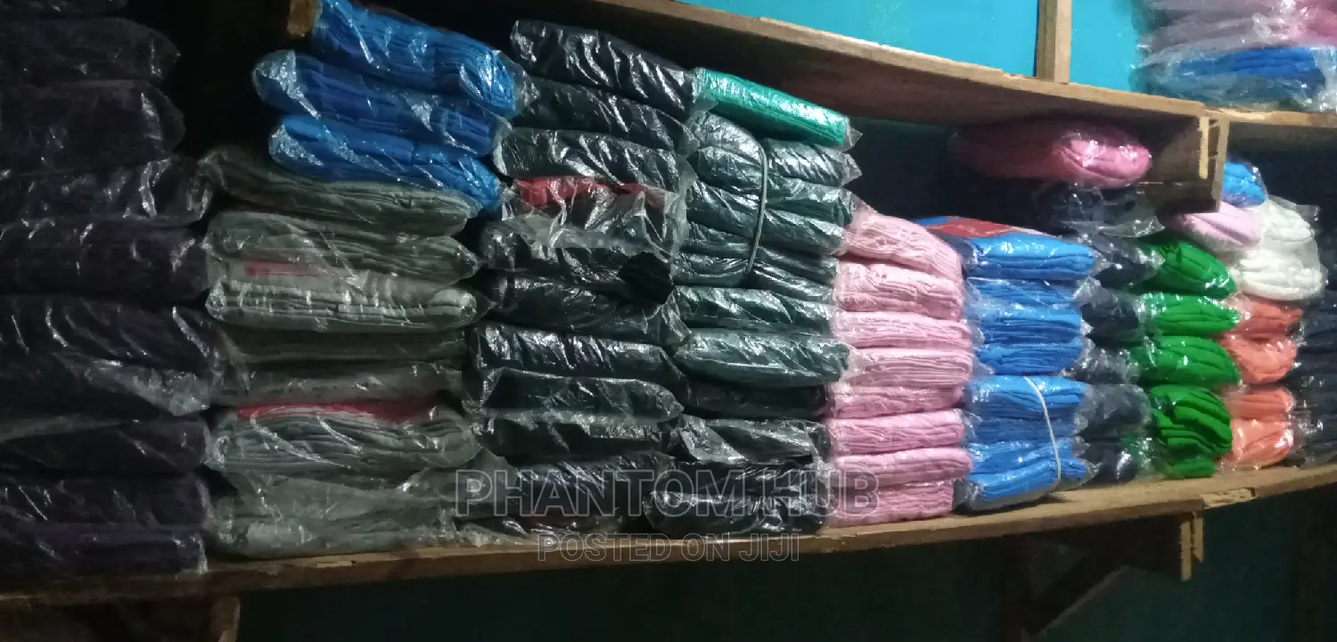 Plain Round Neck and Caps