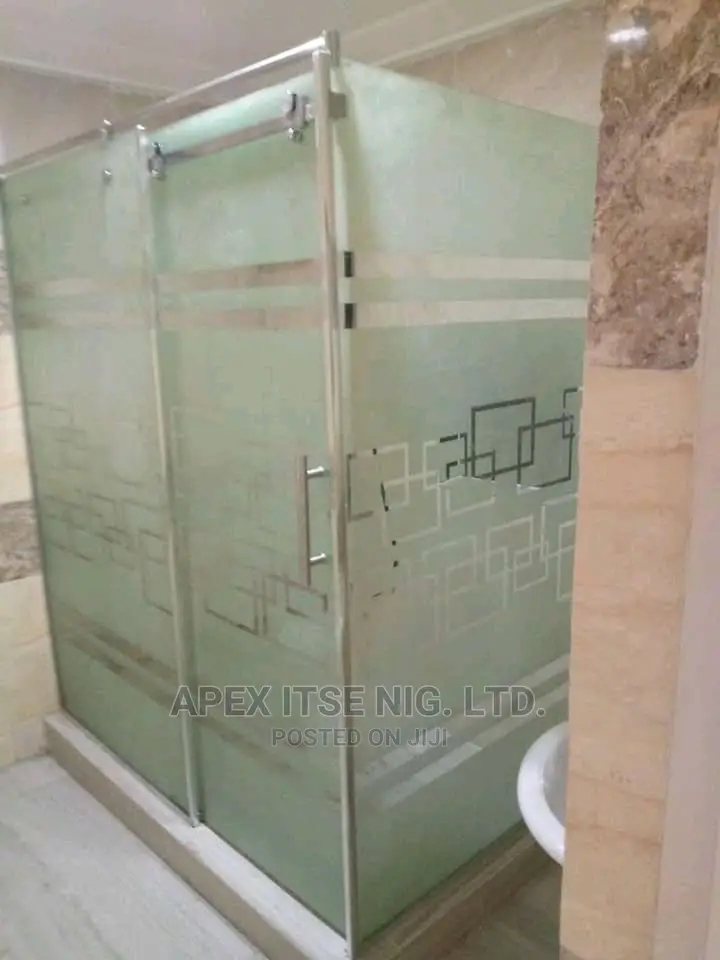 XL Shower Cubicles