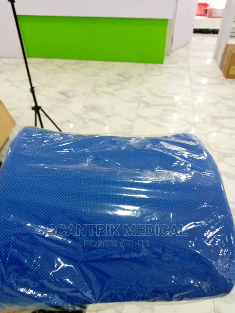 Pillow Wedge Back