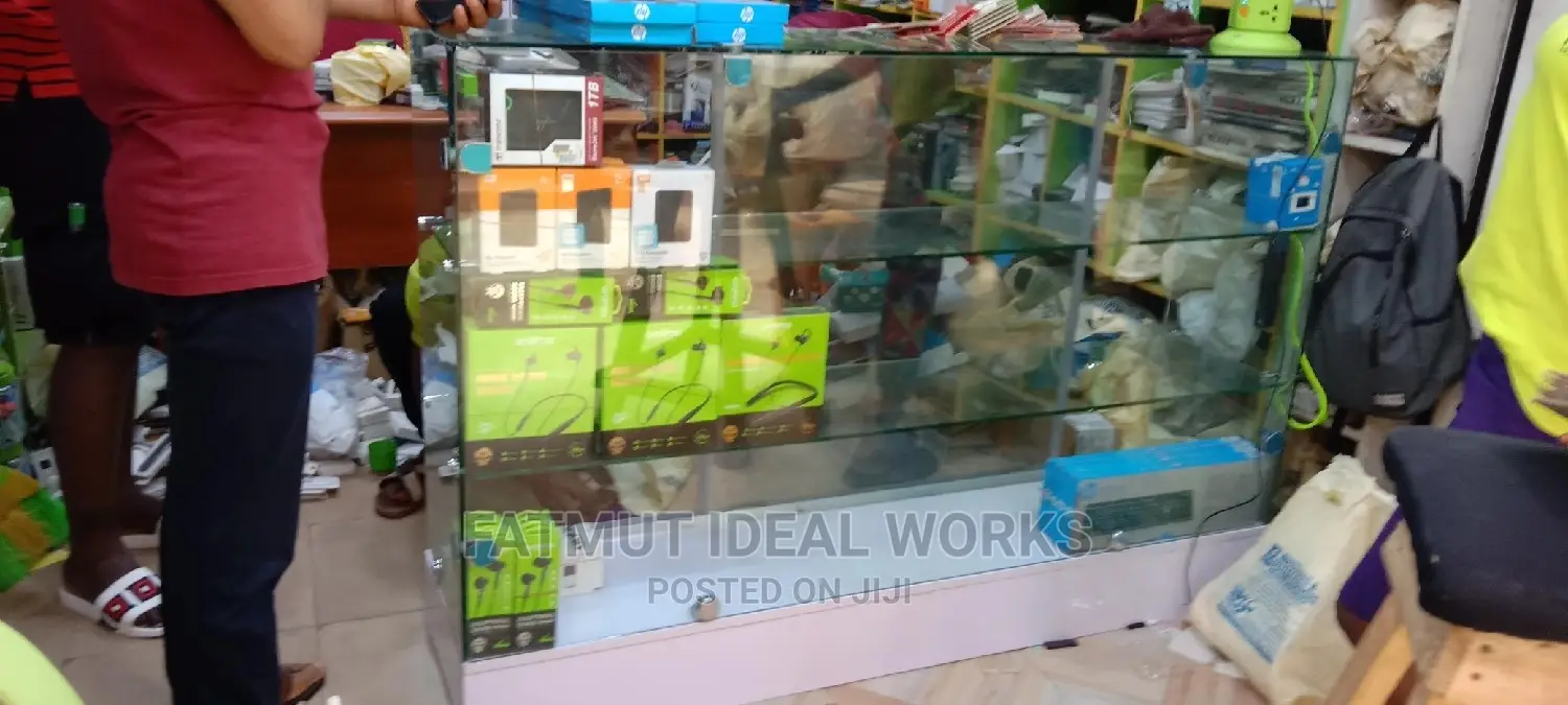 Frameless Display Shelf