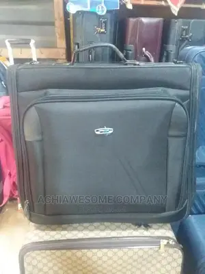 Portable Suit Carrier, Leaves King