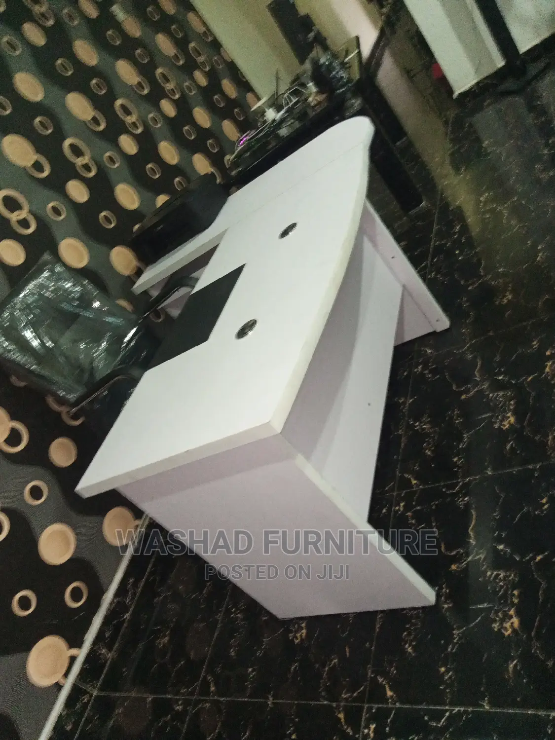 Executive Corner Table