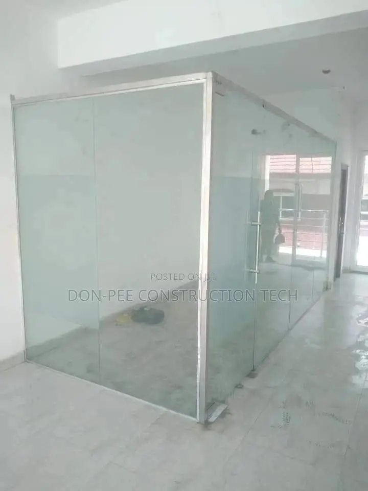 Frameless Glass Partition