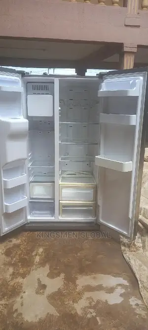 Samsung Side by Side Refrigerator With Water Dispenser