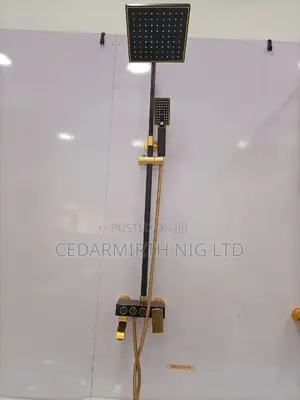 UN Black Standing Shower