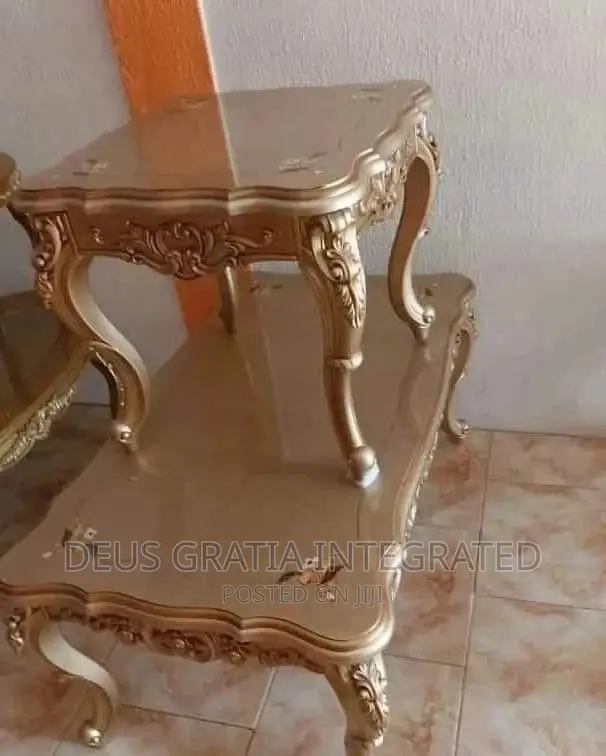 Center Table Set With Side 2 Stools