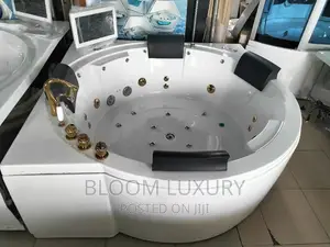 Round Jacuzzi Bathtub