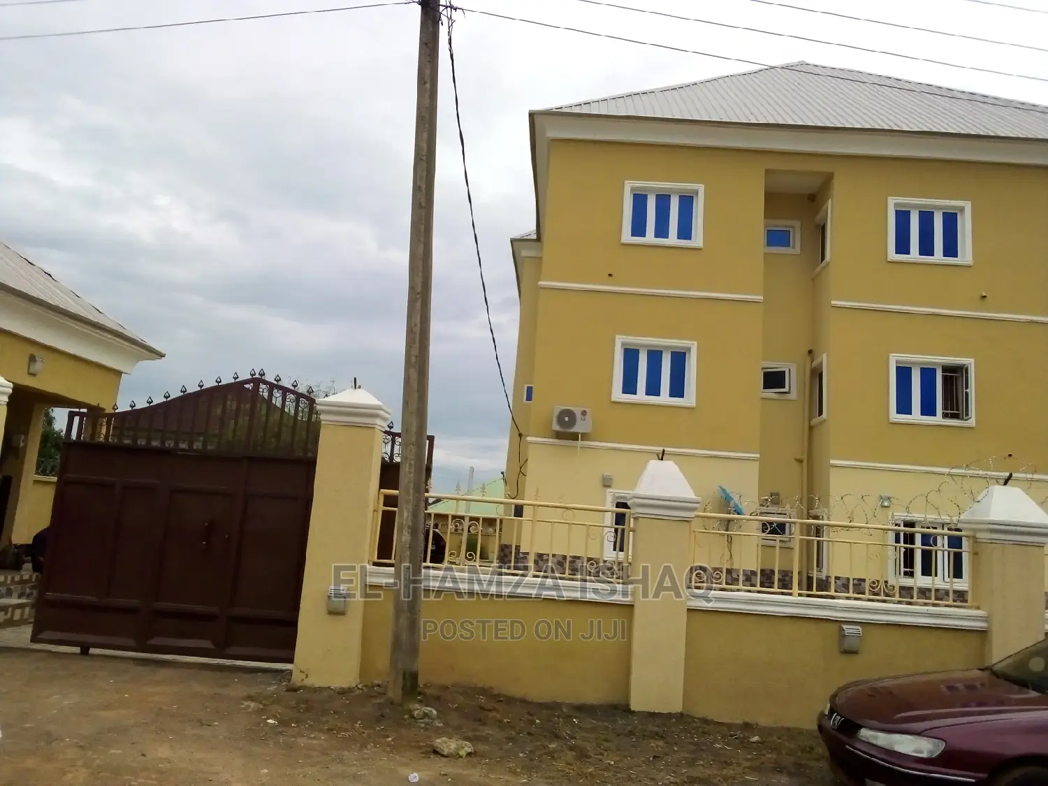 3bdrm Block of Flats in Amac, Lugbe District for sale