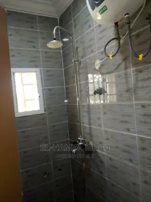 3bdrm Block of Flats in Amac, Lugbe District for sale