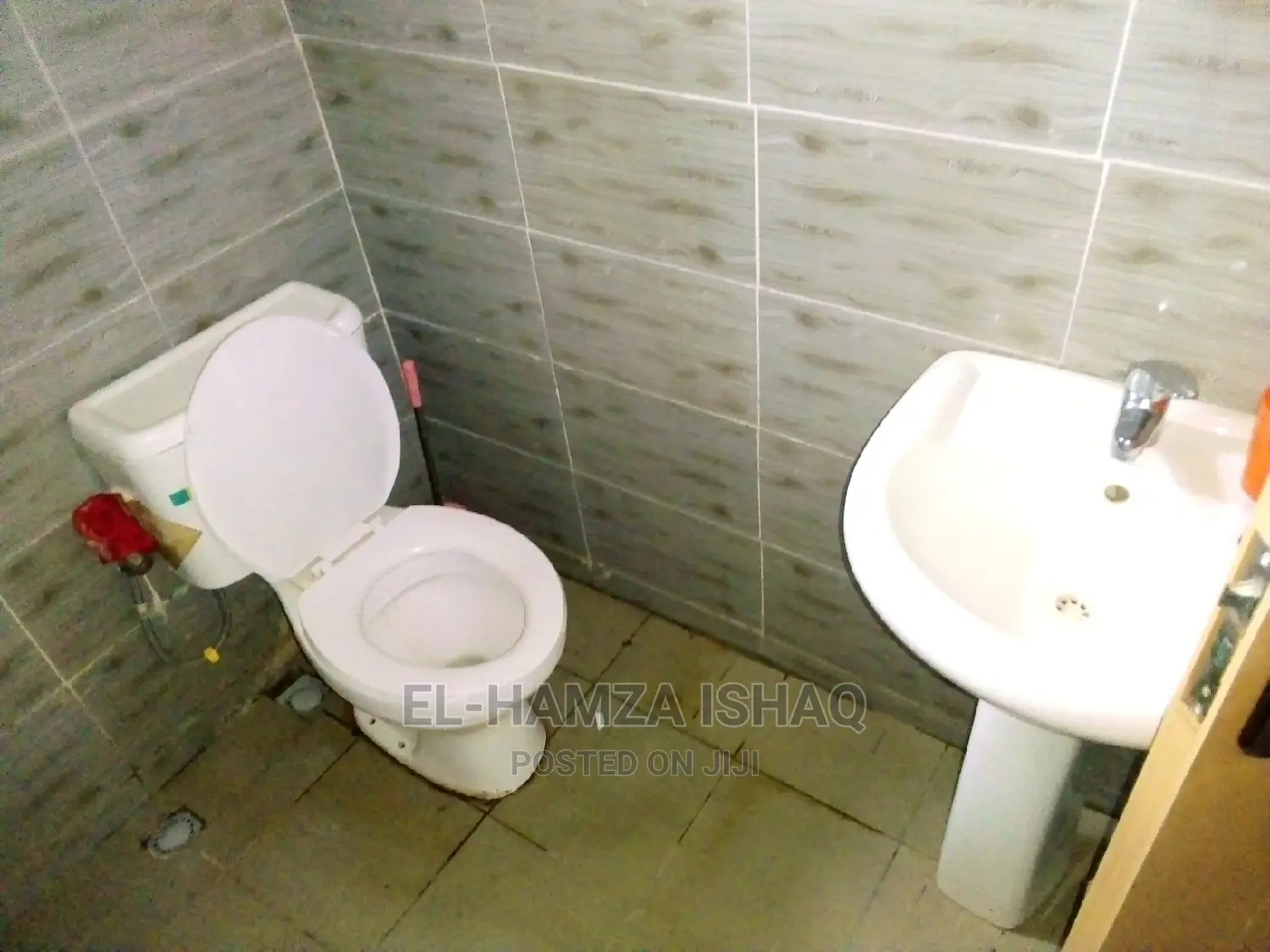 3bdrm Block of Flats in Amac, Lugbe District for sale