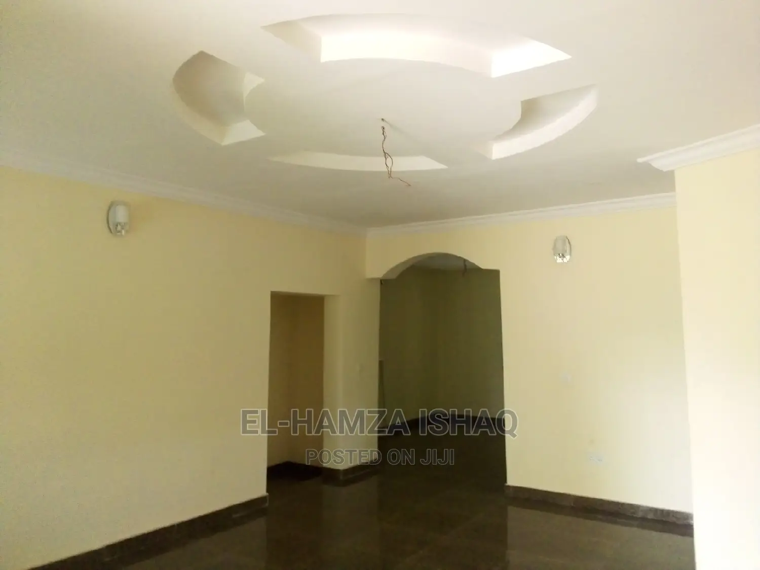3bdrm Block of Flats in Amac, Lugbe District for sale