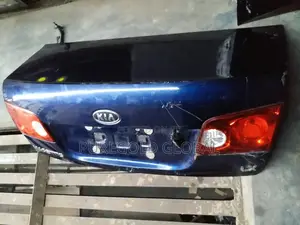 Kia Optima 06 Boot