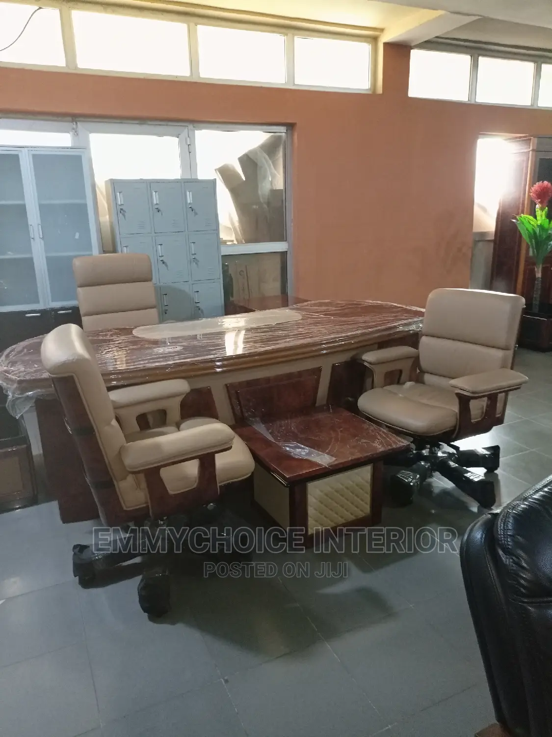 Super Executive Table