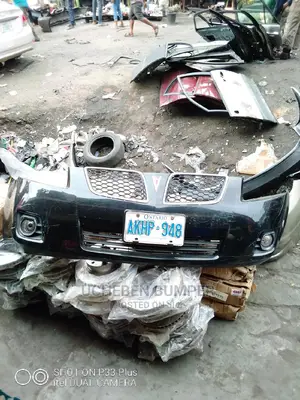 Front Bumper Toyota Pontiac Vibe 2010